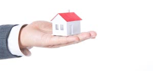 静安苏州河畔大平层 三南向房采光佳